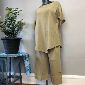 Casual Khaki Women's Capri Set